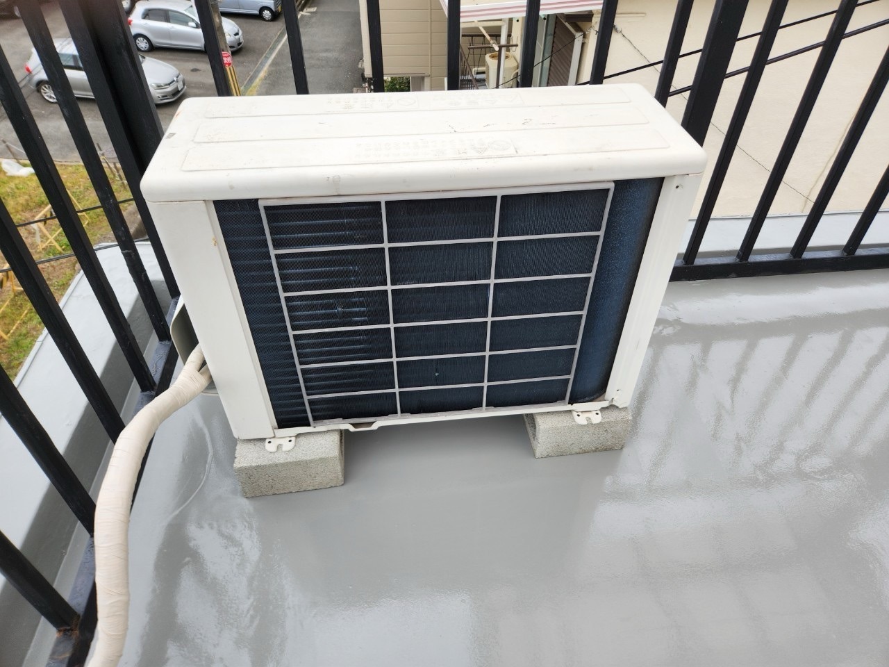 【大阪府門真市】雨漏りを防ぐベランダ防水＋外壁クラック補修の施工事例