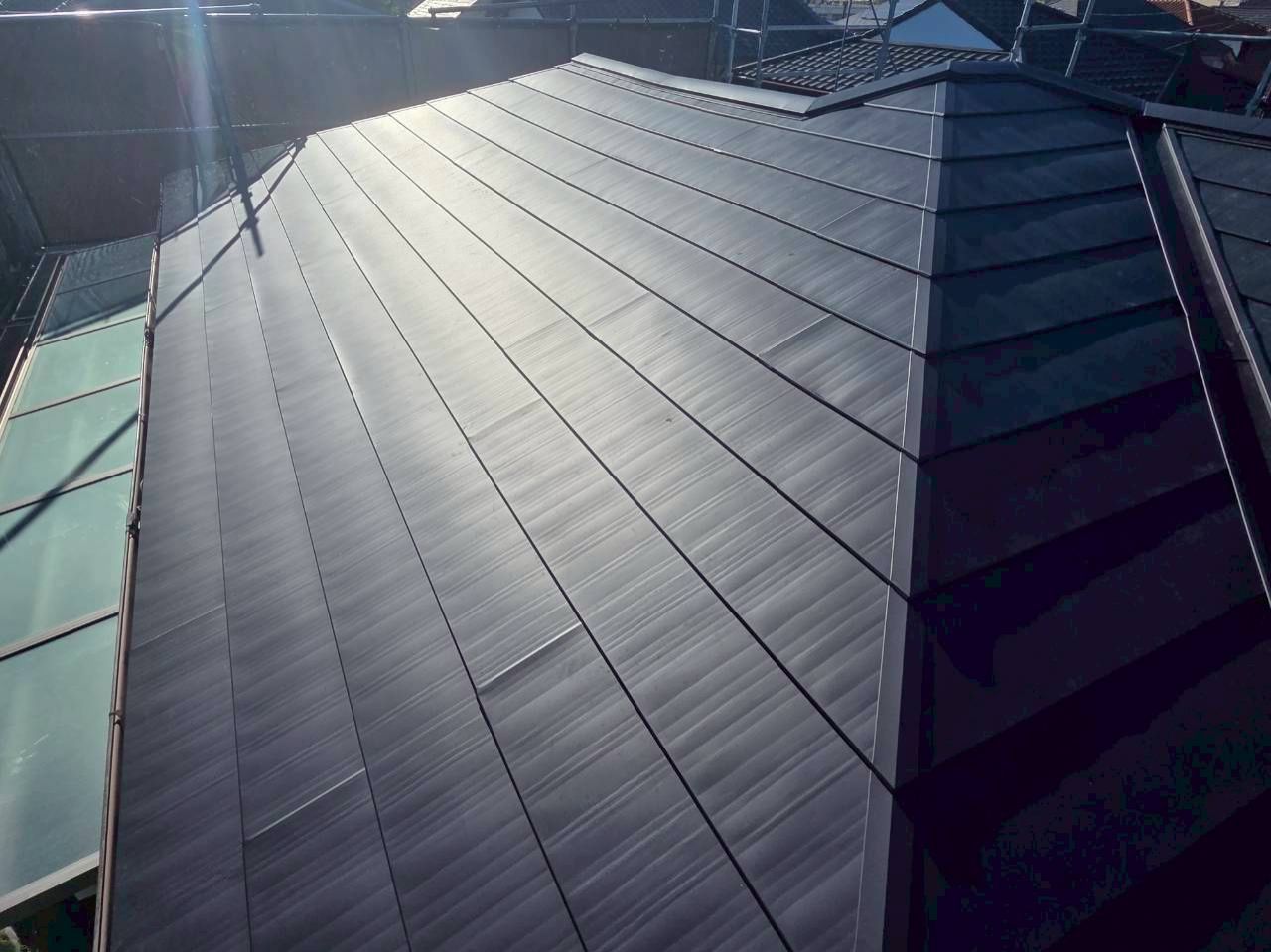 【吹田市】瓦屋根を軽量ガルバリウム屋根へ全面葺き替え｜耐震性と防水性が向上した屋根リフォーム