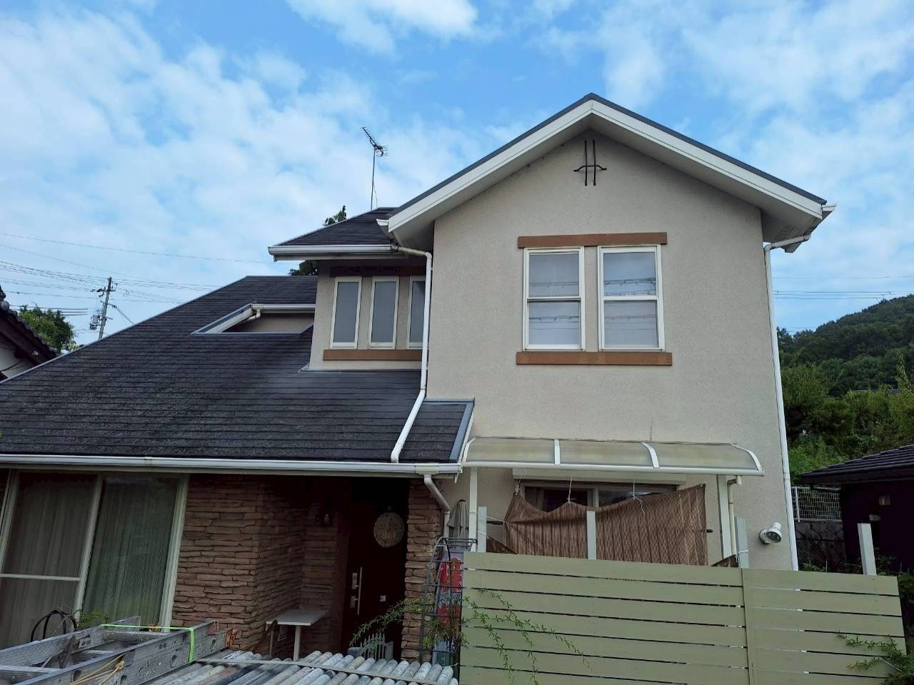 【大阪府寝屋川市】外壁・屋根塗装＋ベランダ防水工事で住まいが新築のような美しさに