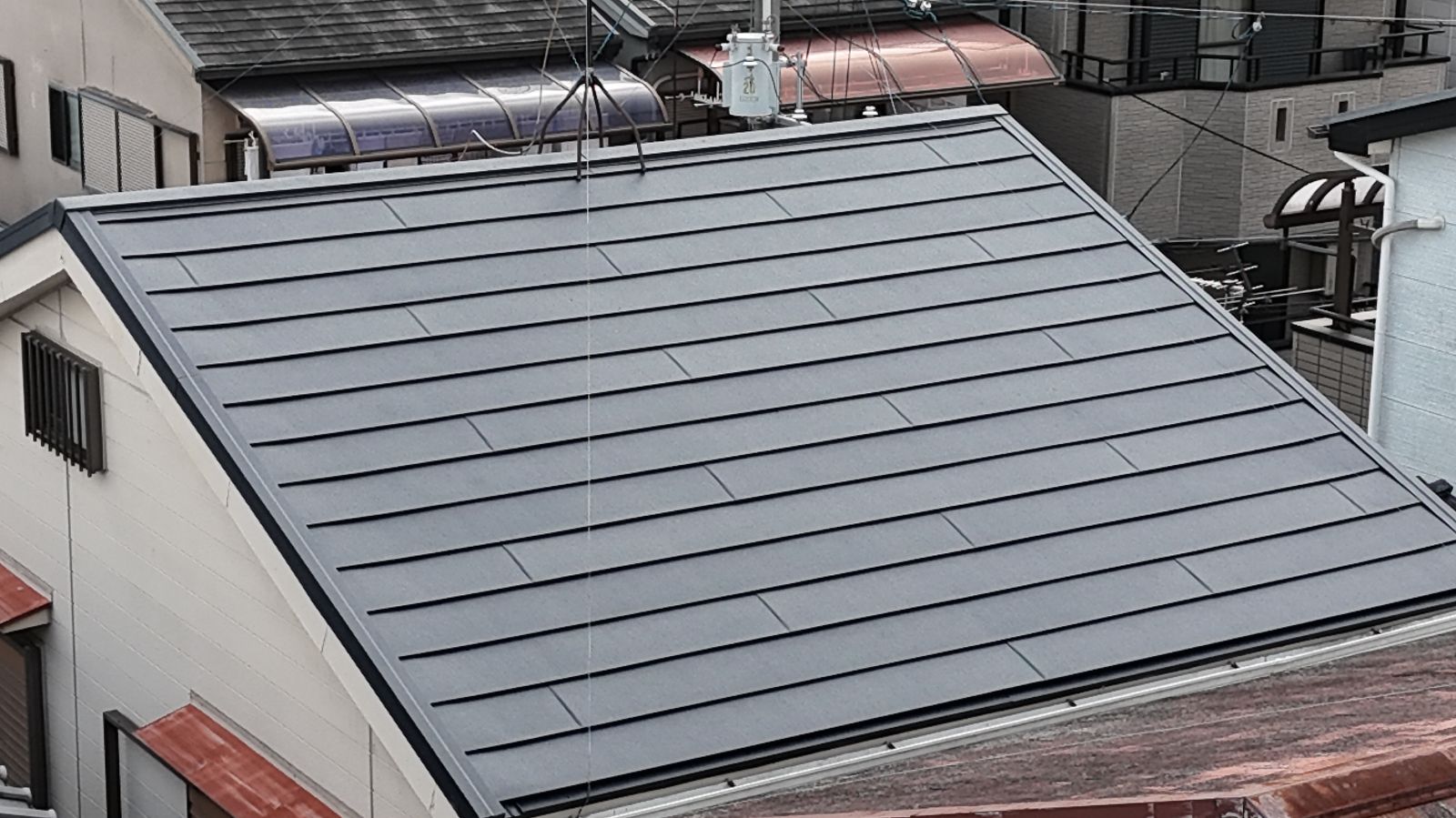 【大阪府高槻市】屋根塗装・雨漏り補修・ベランダ防水工事が完工しました!防水性能を回復し安心して暮らせる住まいへ