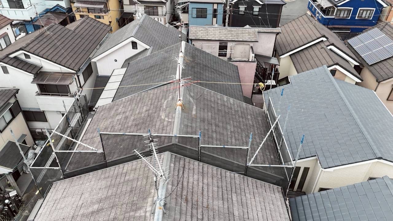 【大阪府枚方市】屋根塗装・部分補修工事が完工しました!シーラー2回・上塗り2回施工で耐久性を大幅向上